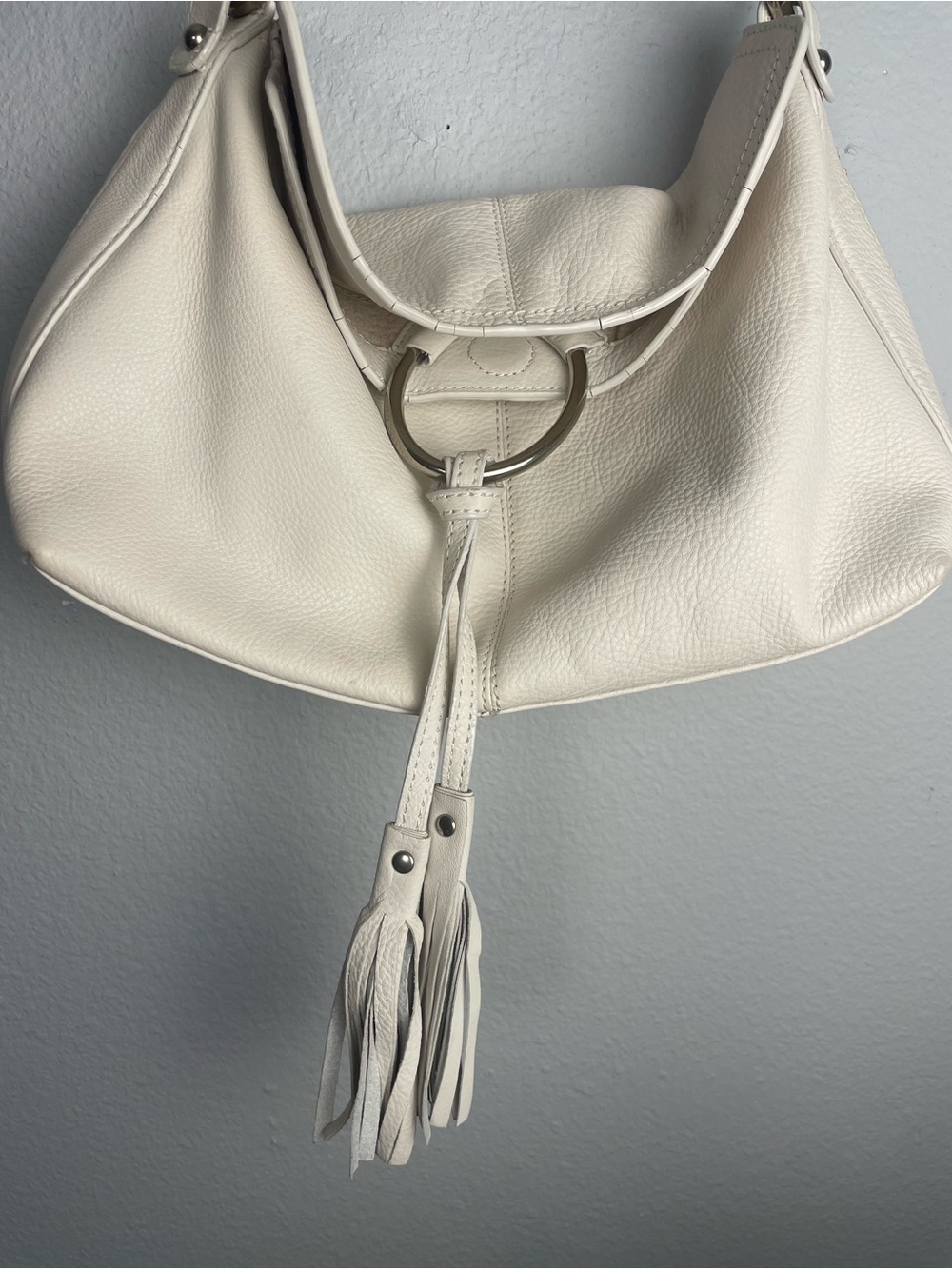 Alfani Genuine Learher Ivory Hobo Shoulder Bag Tassel Silver Ring - Picture 3 of 10